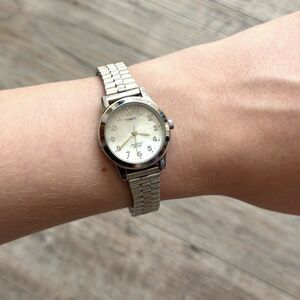 Vintage Timex Womens Watch Mother of Pearl Dial Silver Tone Stretch Band